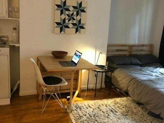 4th image of 218A Spencer St APT 1