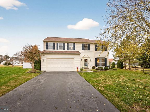 4th image of 104 Horsetail Ct