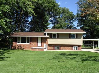 905 Circle Dr, Bethalto, IL