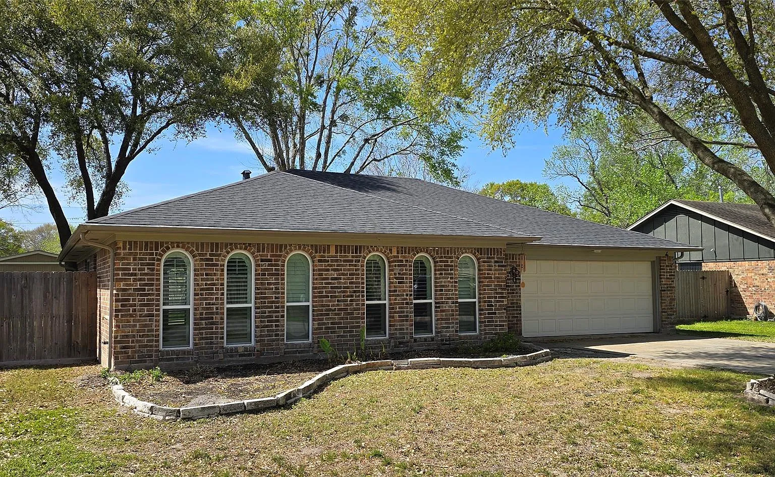 3 bed, 2.0 bath, 1558 sqft, $2,350 — Photo 3