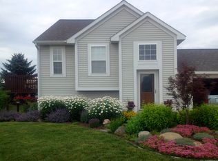 1249 Summerwood Ln, Zeeland, MI 49464