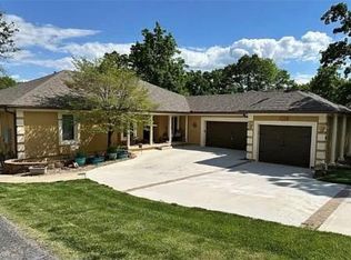 328 N Winnebago Dr, Lake Winnebago, MO 64034