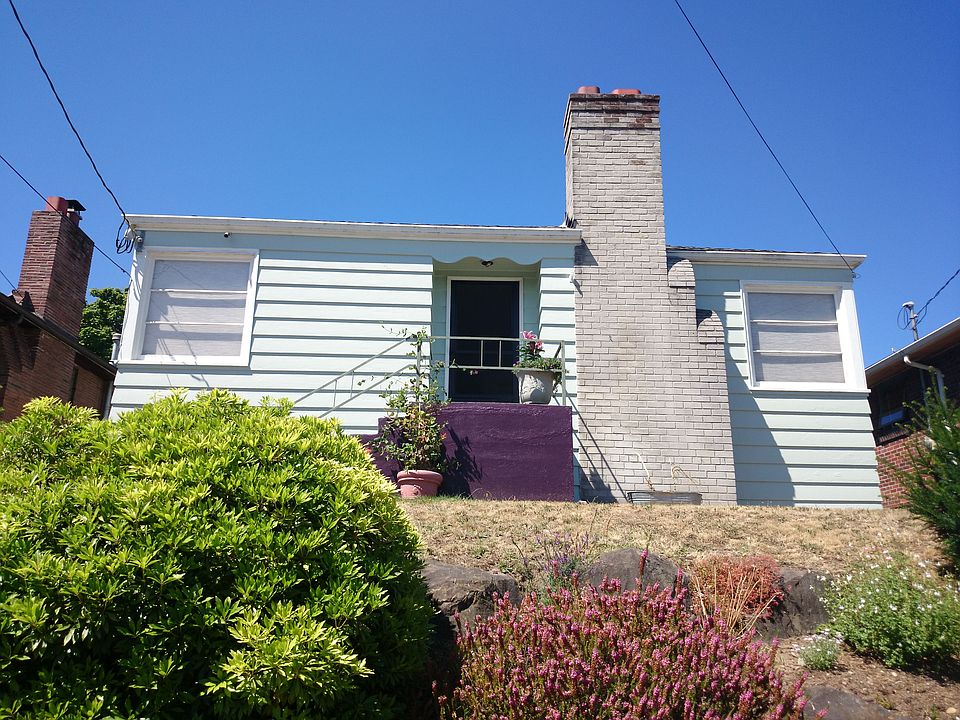 2nd image of 3045 36th Ave SW