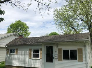 215 W Laurel St, Millstadt, IL 62260