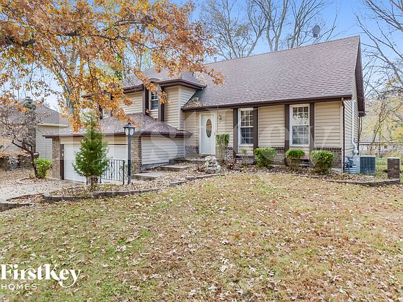 2nd image of 5912 NW Walnut Cir