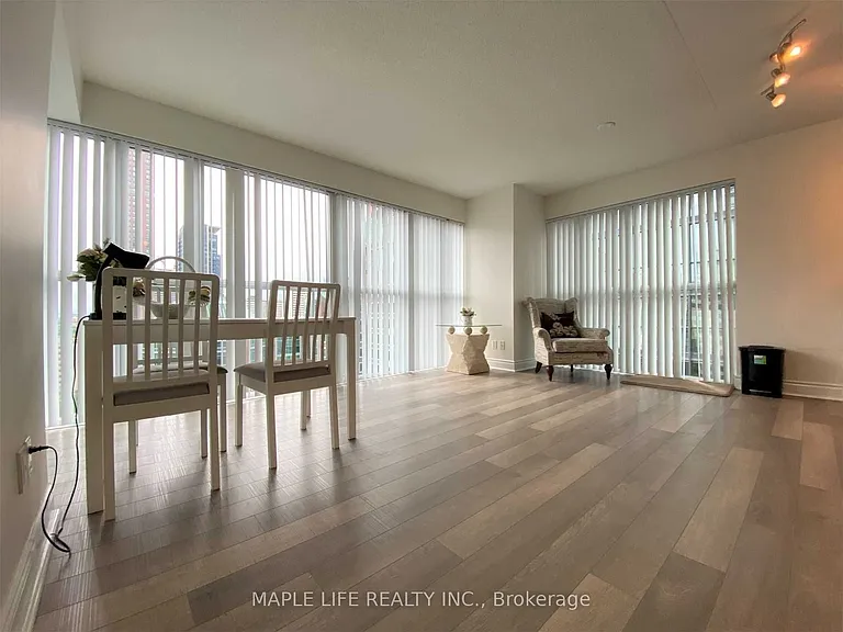 28 Ted Rogers Way #1802 — Photo 8
