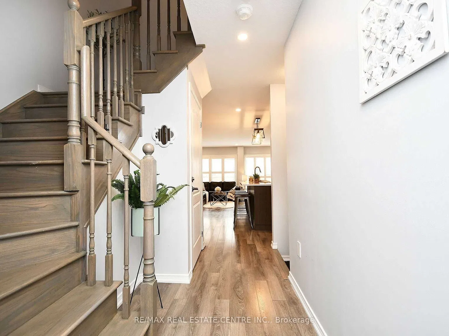 3 bed, $2,999 — Photo 4
