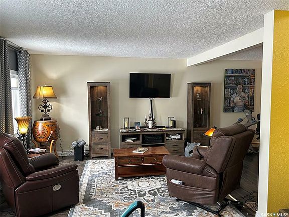 5th image of 416 Columbus Dr