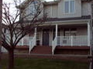 17B Linwood Rd N, Port Washington, NY 11050