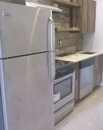 4th image of 315 Melrose St APT 1R