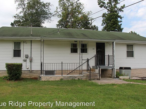 3rd image of 1532 Parton Dr