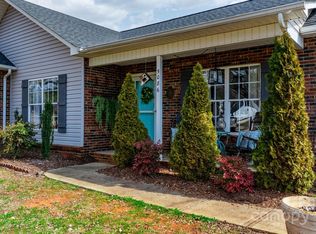 5086 Gateway Dr, Claremont, NC 28610