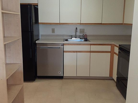 2nd image of 3800 Fairfax Dr APT 805
