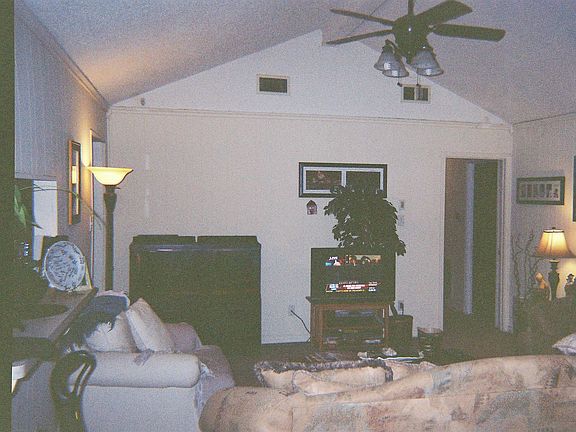 4th image of 3011 Livingston Dr