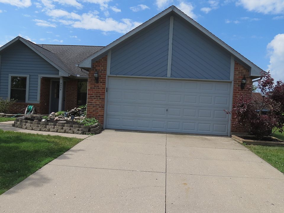 1st image of 8698 Deer Hollow Dr