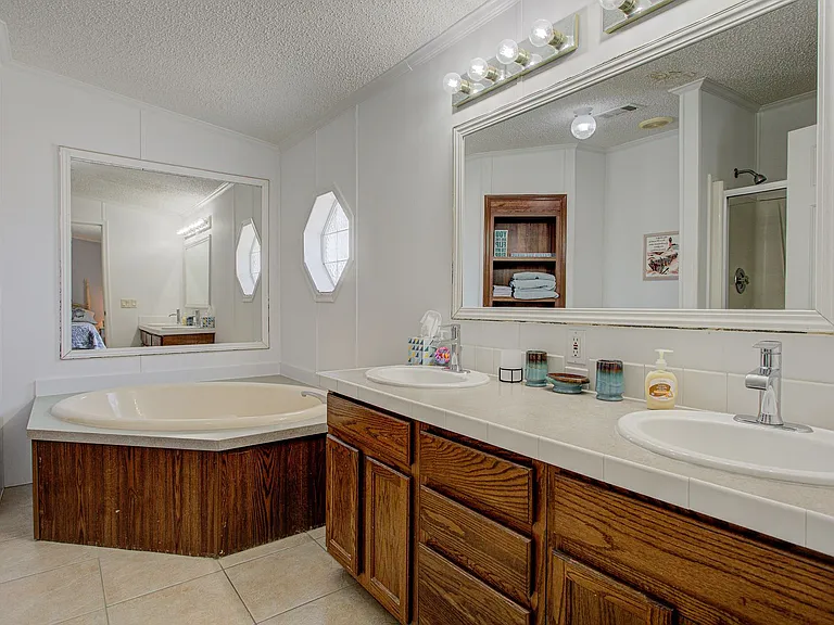 6347 Salado Rd — Photo 14