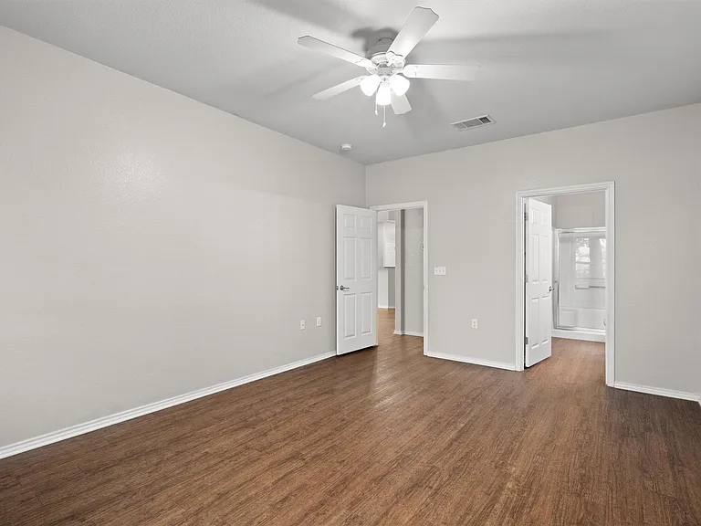 330 Portsmouth Dr — Photo 26