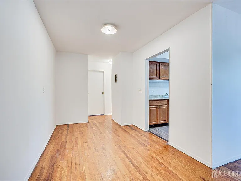 55 Gills Ln #28 — Photo 10