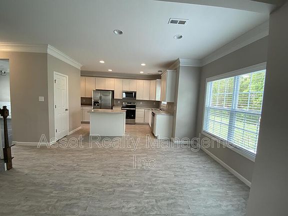 3rd image of 7967 Cambridge Reserve Dr