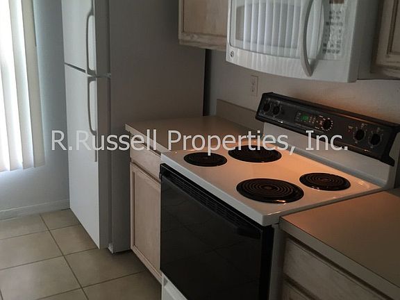 3rd image of 2495 Saint Augustine Blvd