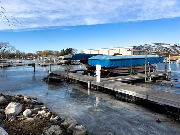 2nd image of 5375 Mariners Cove Dr Unit 112