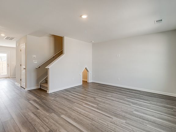 4th image of 3030 Harborview Dr