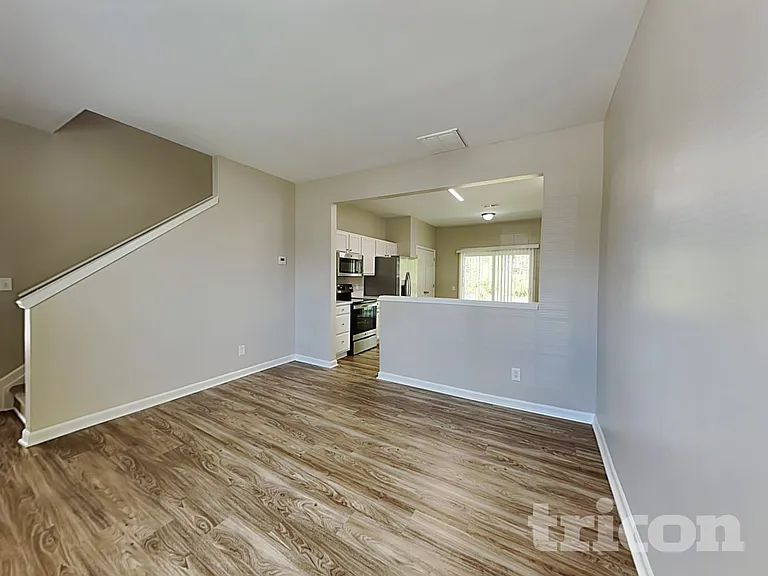 5400 Peachwood Dr — Photo 2