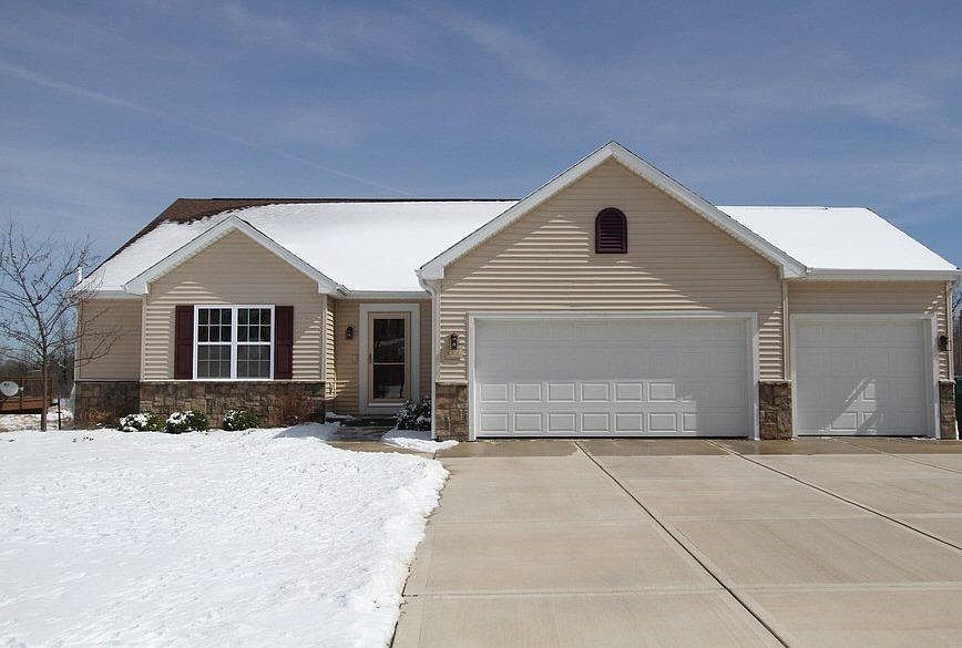 1st image of 1226 Iris Ln