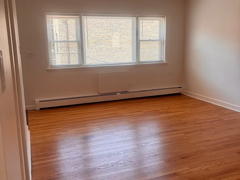 60 N Central — Photo 14
