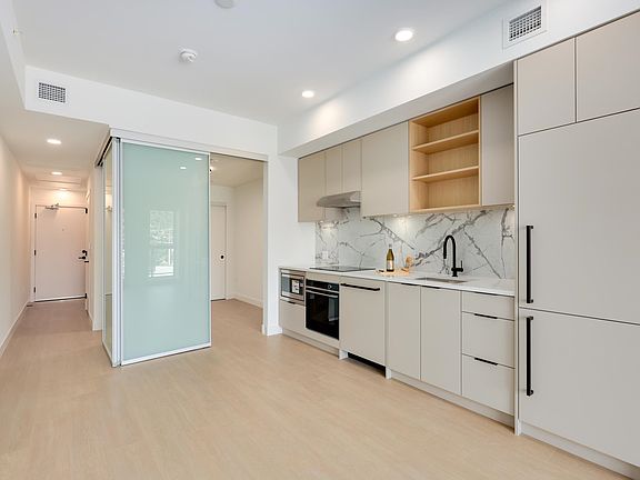 4th image of 422 E 3rd St #663