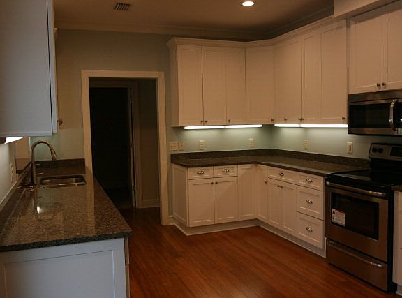 5th image of 16 Niblick Ct