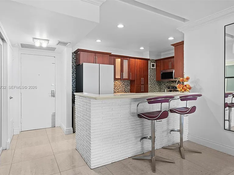 20100 W Country Club Dr #Penthouse 09 — Photo 4