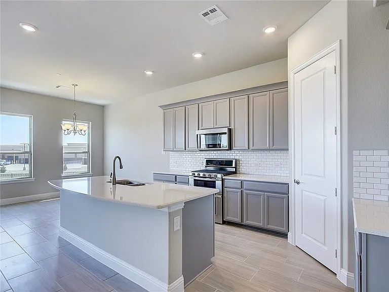 5518 Liberty Dr — Photo 8