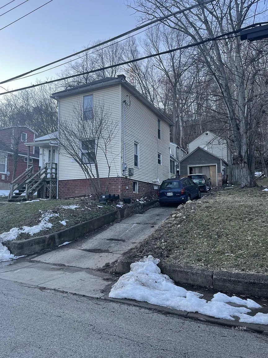 123 Grosvenor St #123 photo 1