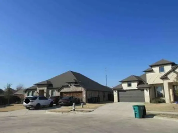 2065 Adrian Ct, Waxahachie, TX 75165