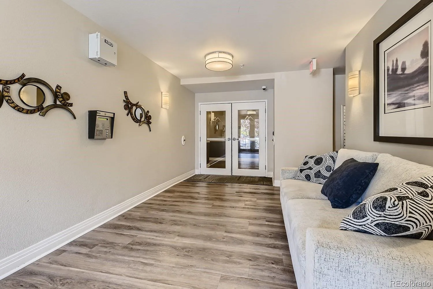 2 bed, 2.0 bath, 1172 sqft, $2,100 — Photo 3