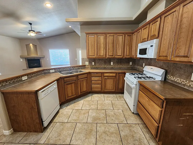 2777 Conventry 2777 Coventry — Photo 12