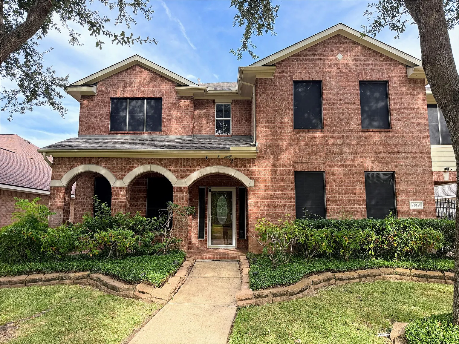 5 bed, 3.0 bath, 3076 sqft, $3,300 — Photo 2