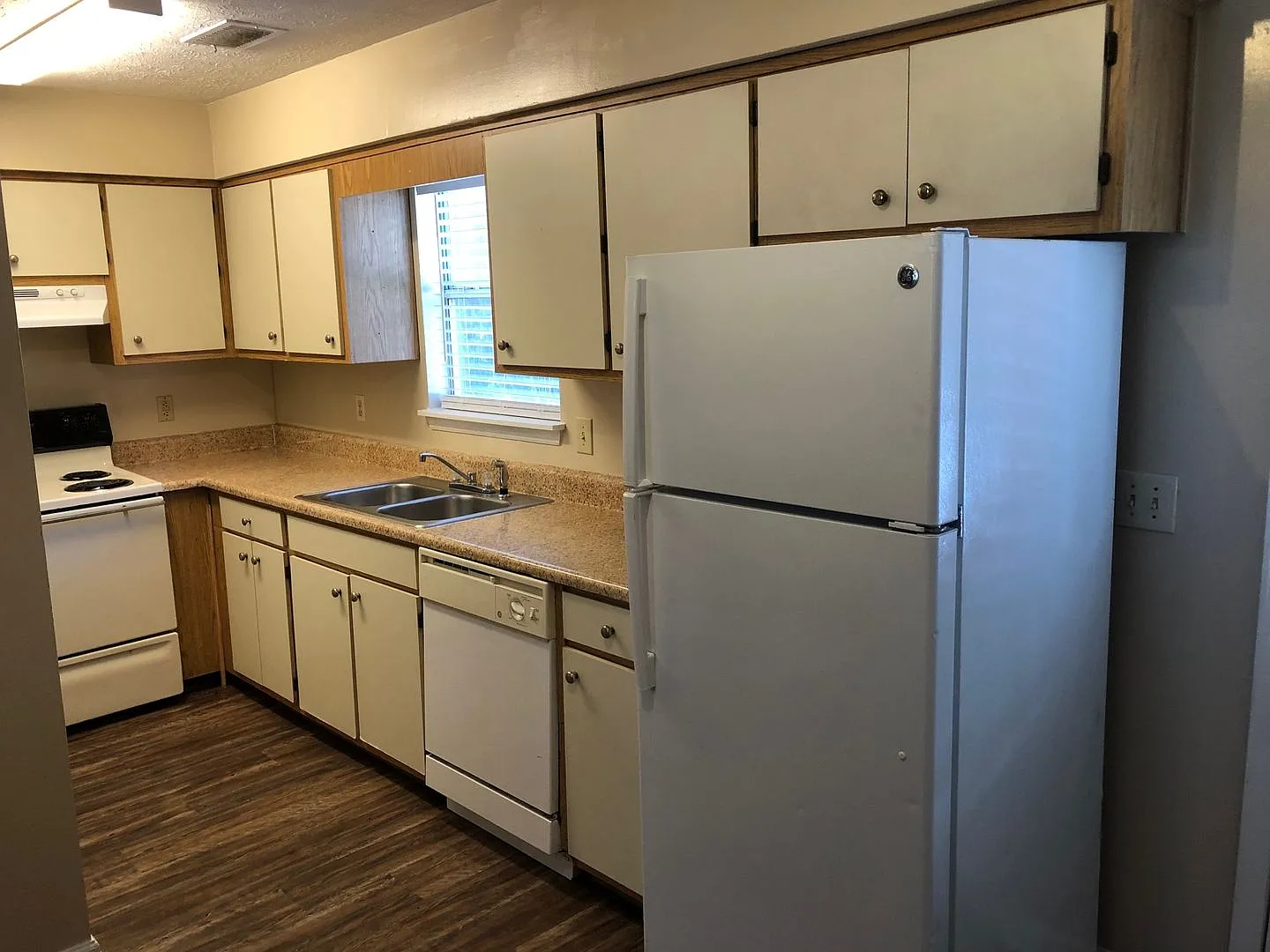 r3251 — Photo 4