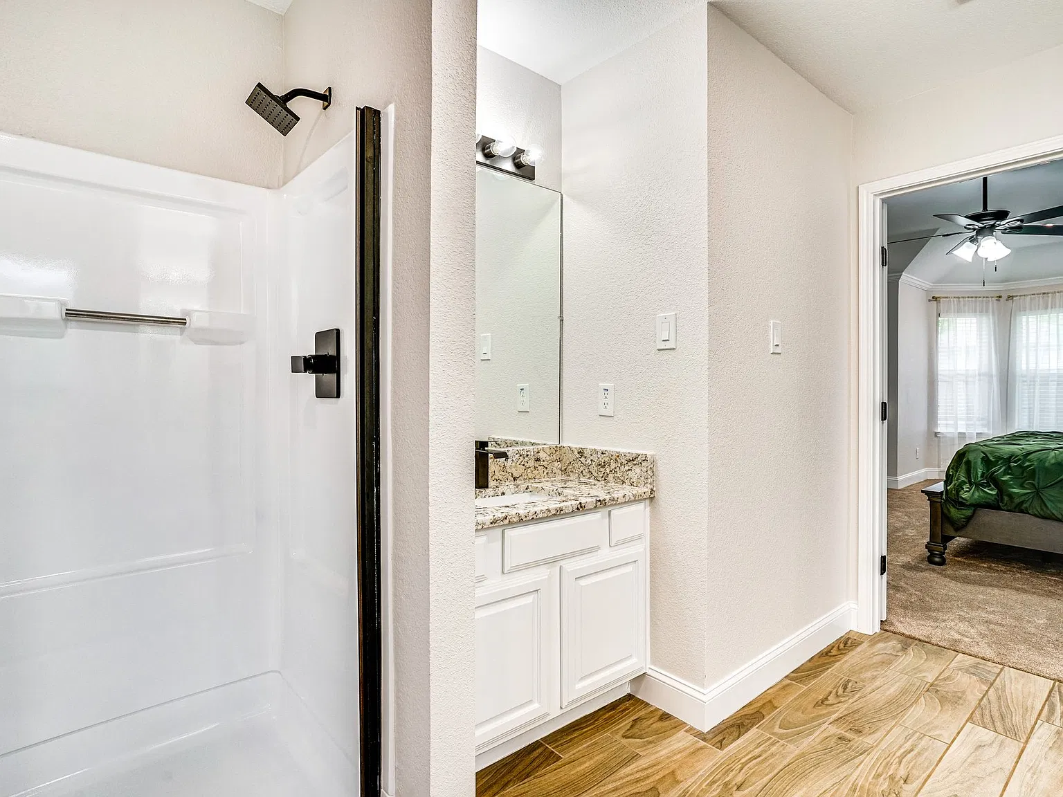5 bed, 3515 sqft, $9,500 — Photo 4