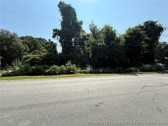 3rd image of 2005 & 2009 Poplar Dr