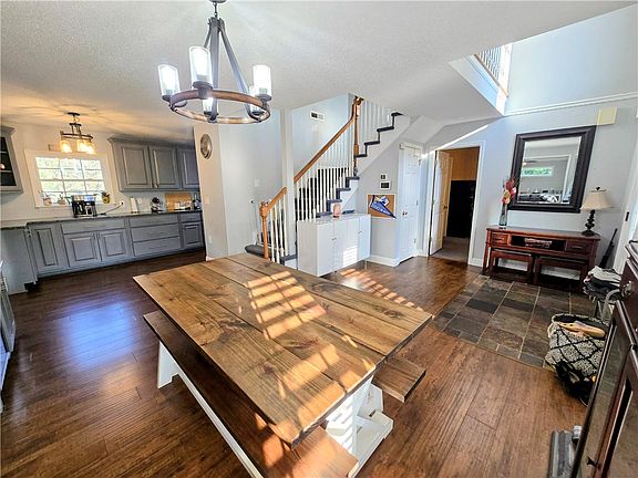 4th image of 224 Ike Rd