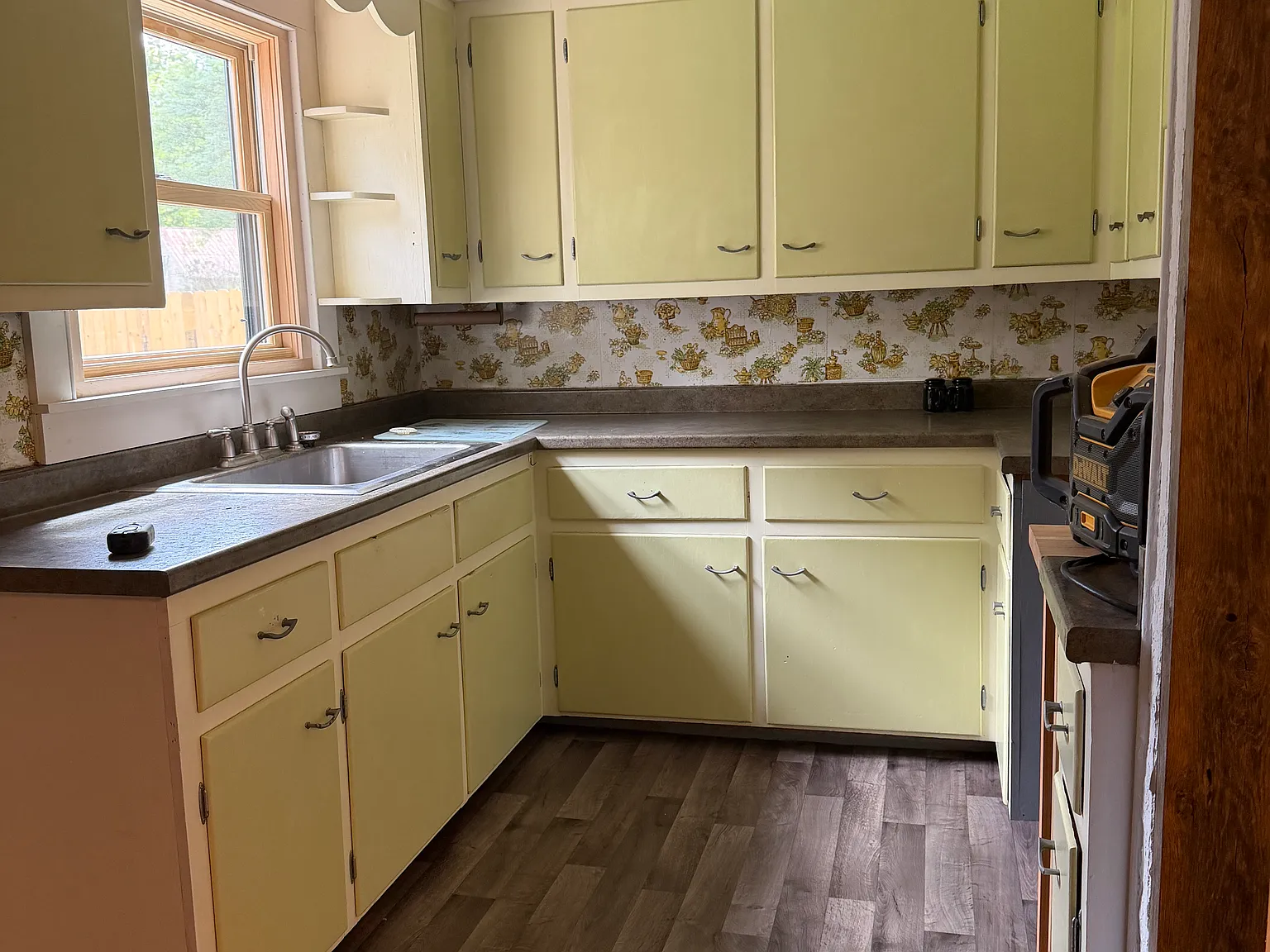 3 bed, 1800 sqft, $2,700 — Photo 4