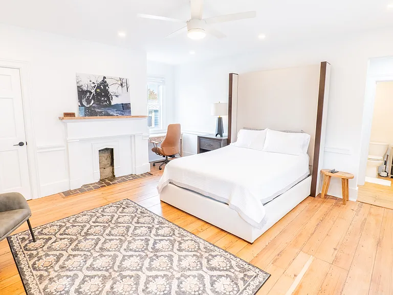 208 Ashley Ave #CB — Photo 1
