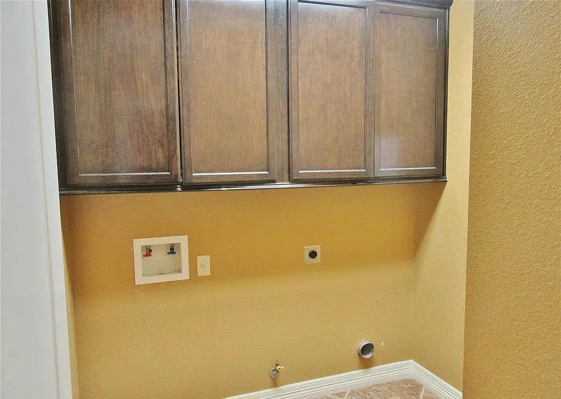 3590 Canyon Ln — Photo 2