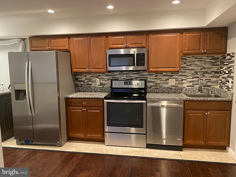 1216 Savannah Pl SE — Photo 1