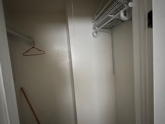 5th image of 1193 N Ardmore Ave APT 8