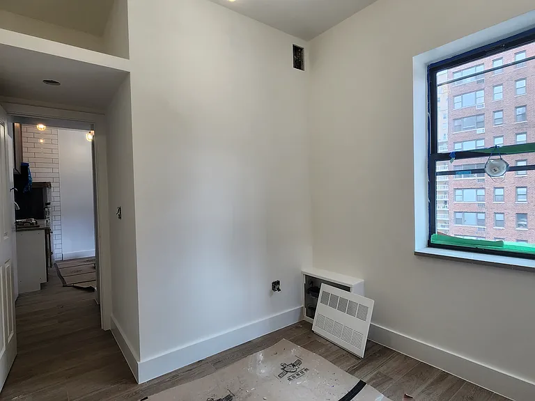 235 E 24th St #6C — Photo 3