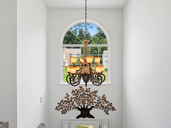 5th image of 2150 Pendleton Pl