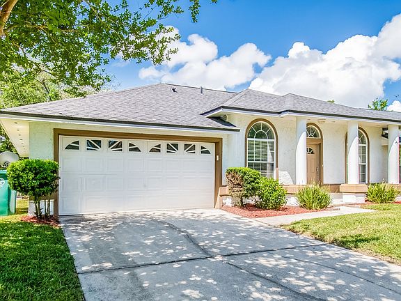 3rd image of 2064 Hovington Cir W